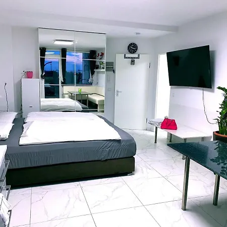 Apartment Skyline Airport Bhf Kostenlos Parken 29qm *